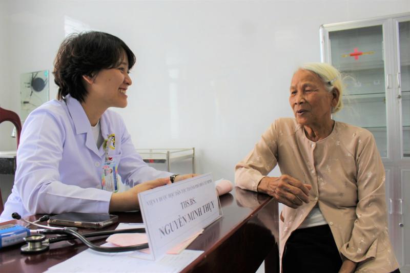 Người dân TP.HCM xúc động khi được khám sức khỏe miễn phí: ‘Quý giá vô cùng’ - Ảnh 5.