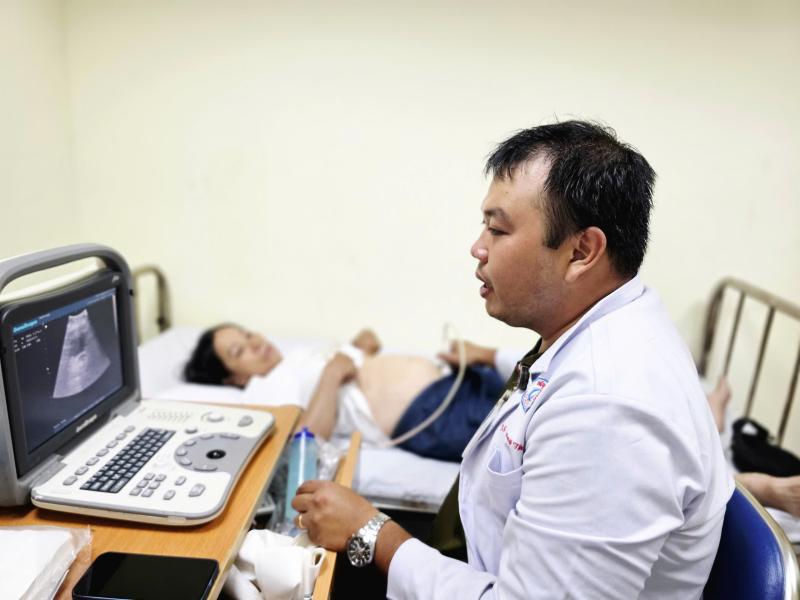 Người dân TP.HCM xúc động khi được khám sức khỏe miễn phí: ‘Quý giá vô cùng’ - Ảnh 6.