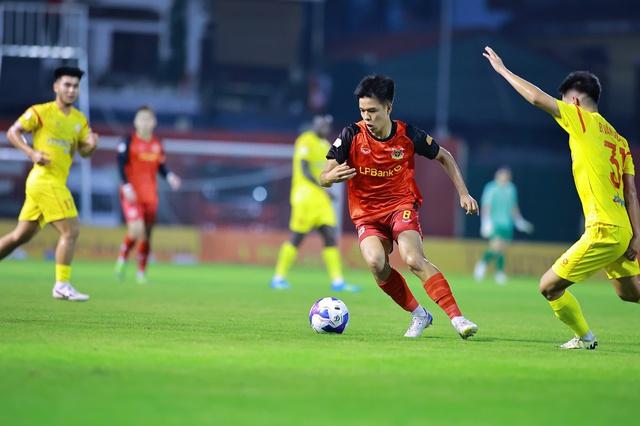 Sao trẻ Việt kiều ghi bàn mãn nhãn ngày ‘tướng’ Hàn ra mắt, CLB Ninh Bình thắng dễ PVF-CAND- Ảnh 3.