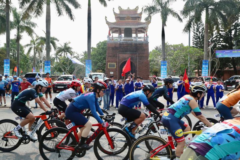 Hơn 260 cua rơ tranh tài tại Thành cổ Quảng Trị, lan tỏa thông điệp hòa bình- Ảnh 20.