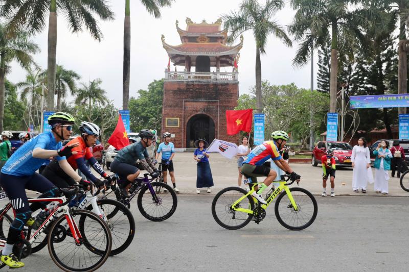 Hơn 260 cua rơ tranh tài tại Thành cổ Quảng Trị, lan tỏa thông điệp hòa bình- Ảnh 21.