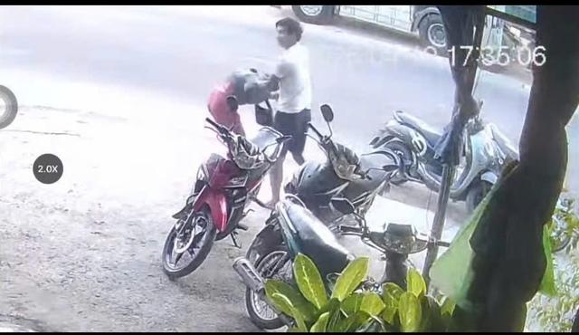 Công an làm việc với người đàn ông hành hung phụ nữ ở Quy Nhơn- Ảnh 1.