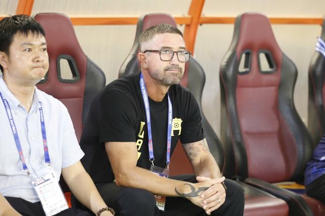 HLV Harry Kewell bất ngờ tiết lộ tâm trạng, nói rất thẳng những điều đặc biệt ở Hà Nội- Ảnh 2.