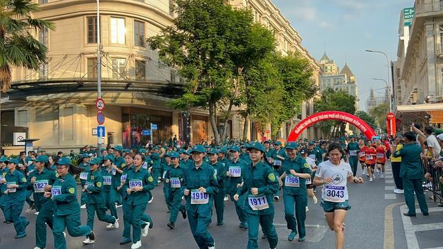Sôi nổi giải việt dã vô địch TP.HCM 2026, hưởng ứng Đại hội TDTT lớn của thành phố- Ảnh 5.