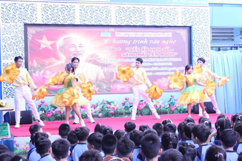 Đạo diễn 97 tuổi Xuân Phượng rưng rưng kể lại lần gặp Bác Hồ ở Việt Bắc - Ảnh 8.