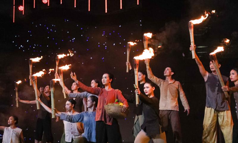 Màn truy đuổi kịch tính trên sông Hàn gây ấn tượng tại gala 'Tổ quốc bình yên'- Ảnh 7.