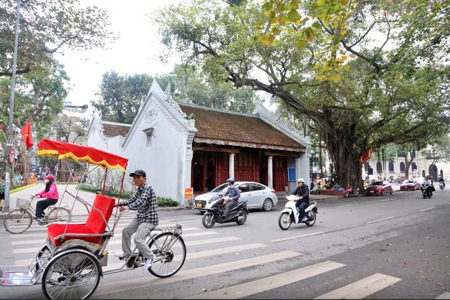 Hà Nội dự kiến hạn chế xe xăng ở trung tâm để nâng cao chất lượng sống - Ảnh 1.
