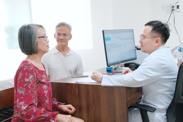 Đi khám cùng nhau - Thói quen mới của những gia đình hiện đại tại Nha Trang - Ảnh 1.