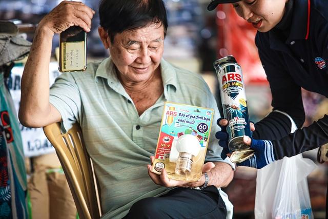 San sẻ nỗi lo mùa muỗi và bệnh do côn trùng cùng bà con miền Tây - Ảnh 1.