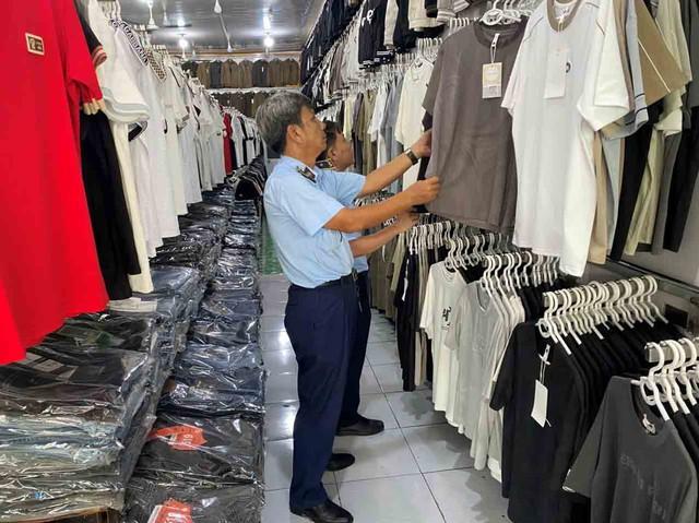 Theo dấu trên mạng, triệt phá hàng giả- Ảnh 1.