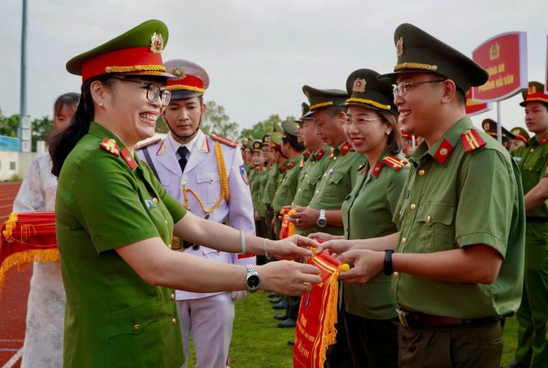 Gần 1.600 chiến sĩ Công an thành phố Đà Nẵng tranh tài tại hội thao Khỏe vì an ninh Tổ quốc - Ảnh 6.