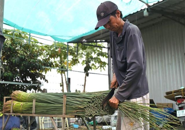 Cỏ bàng Đức Lập: Từ sợi cỏ phèn đến túi xách 'thời thượng' - Ảnh 1.