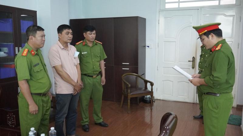 Khởi tố phó trưởng phòng 'phù phép' hồ sơ để tham ô hơn 5 tỉ đồng- Ảnh 1.