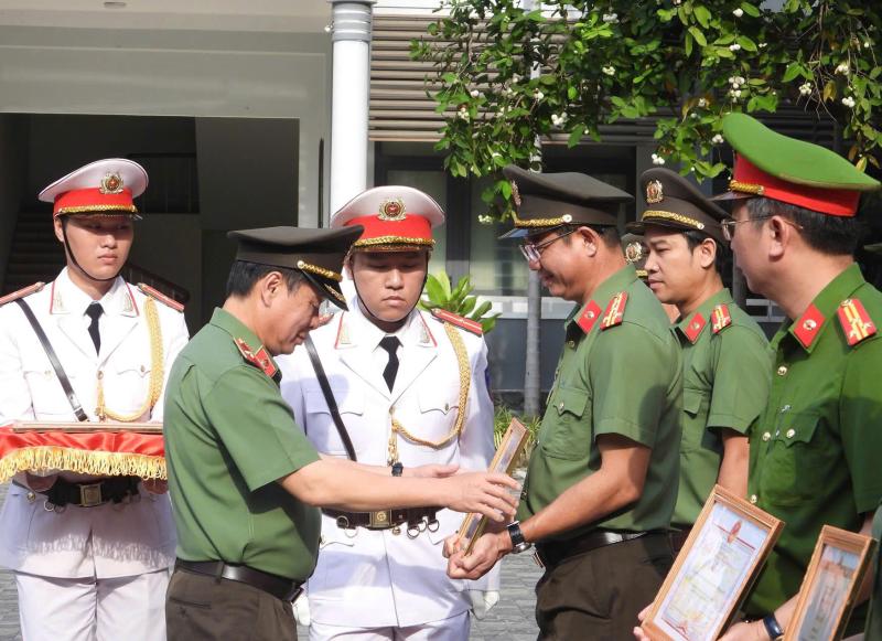 Thiếu tướng Nguyễn Hữu Hợp: Mạnh tay với tội phạm, giữ vững an ninh mùa lễ hội- Ảnh 4.