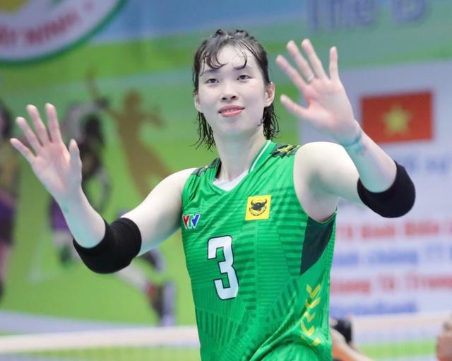 'Nữ thần' bóng chuyền CLB Suwon đoạt hoa khôi Cúp VTV9 - Bình Điền- Ảnh 2.