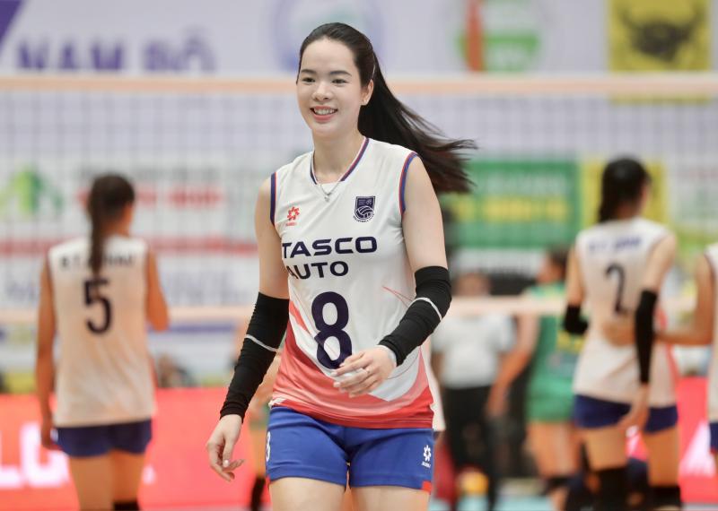 Chiêm ngưỡng dàn bóng hồng tài sắc vẹn toàn ở Cúp bóng chuyền VTV9 - Bình Điền- Ảnh 5.