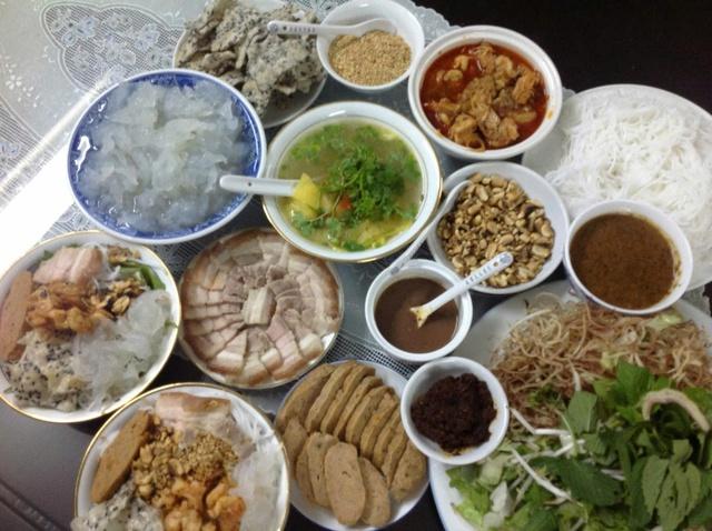 Bún giấm nuốc xứ Huế - Một buổi ăn nhớ mãi - Ảnh 1.