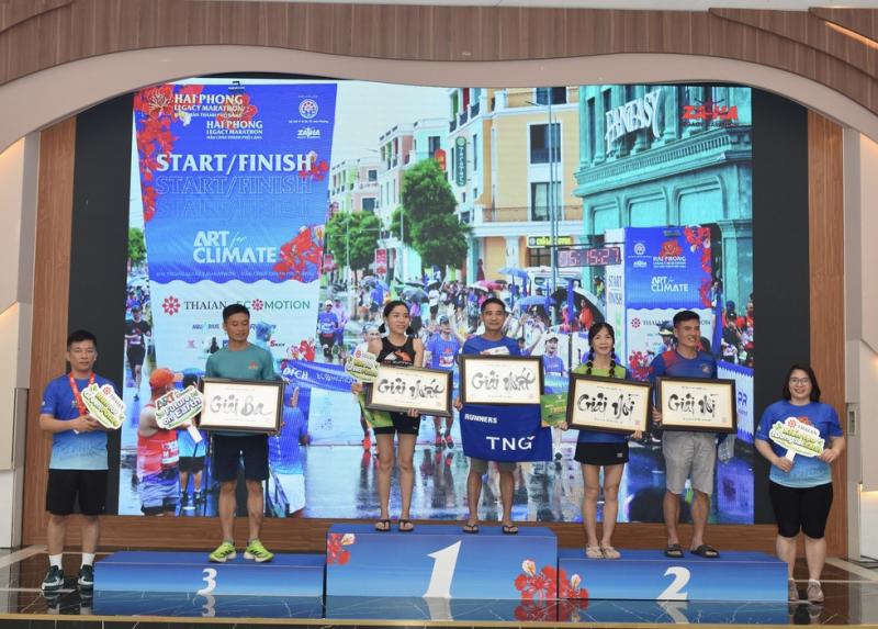 Hồng Lệ và Anh Khôi vô địch giải chạy Hải Phòng Legacy Marathon 2026, lan tỏa thông điệp sống xanh- Ảnh 10.