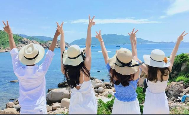 5 mẹo chống nắng ‘sống còn’ khi đi du lịch: Da trắng hồng bất chấp nắng gắt - Ảnh 2.