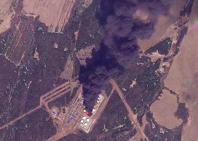 Chiến sự Ukraine ngày 1.527: UAV tấn công khắp lãnh thổ, ông Putin đề xuất ngừng bắn - Ảnh 1.