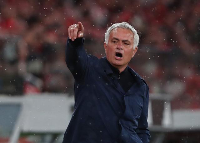HLV Mourinho sắp tái hợp Real Madrid, Chủ tịch Florentino Perez giao nhiệm vụ đặc biệt- Ảnh 1.