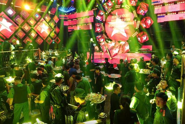 Vụ án ma túy ở quán bar Paris Night Phan Thiết, 33 bị cáo hầu tòa - Ảnh 4.