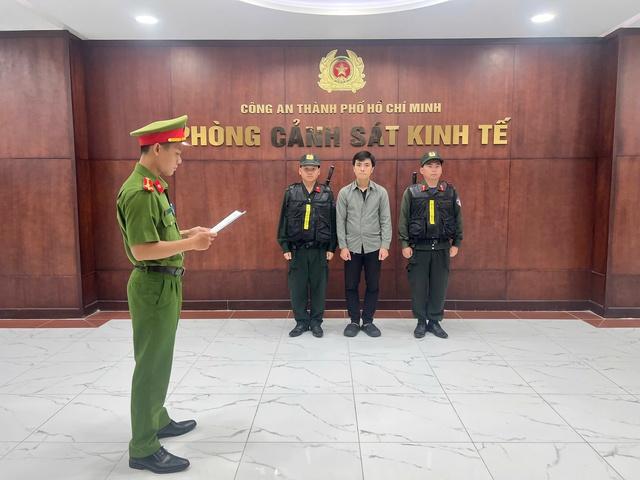 TP.HCM: Khởi tố bị can bán hàng hiệu giả, xâm phạm sở hữu công nghiệp qua mạng- Ảnh 2.