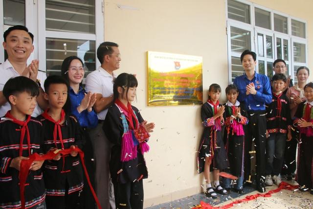 Tỉnh đoàn Quảng Ninh trao gần 580 triệu đồng trong chiến dịch hè - Ảnh 2.