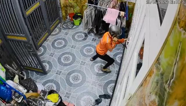 Công an TP.HCM bắt nhanh hai nghi phạm đột nhập nhà dân trộm két sắt- Ảnh 1.