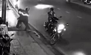 TP.HCM: Nghi ghen tuông, tài xế công nghệ chặn đường hành hung tình địch- Ảnh 1.