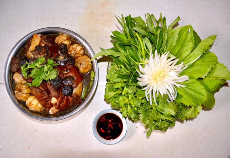 Món giò heo bắc thảo hơn nửa thế kỷ: Bí quyết ở bếp lửa chưa từng tắt - Ảnh 4.