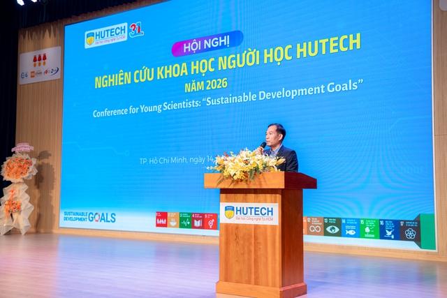 HUTECH tạo bệ phóng nghiên cứu trẻ, hướng tới đại học đổi mới sáng tạo - Ảnh 4.