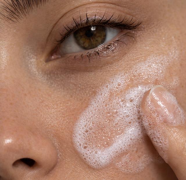 Da nổi mụn vì bụi bẩn? Rejuvaskin Facial Cleanser làm sạch sâu, giải phóng da bít tắc - Ảnh 5.
