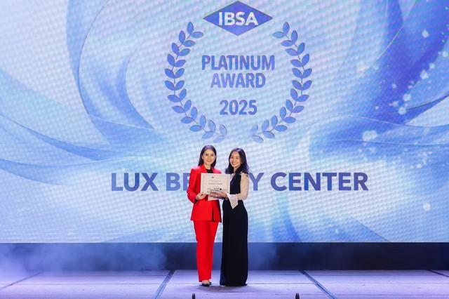 Bác sĩ Tô Lan Phương báo cáo về vai trò trẻ hóa tầng mỡ tại NVSS 2026 - Ảnh 5.