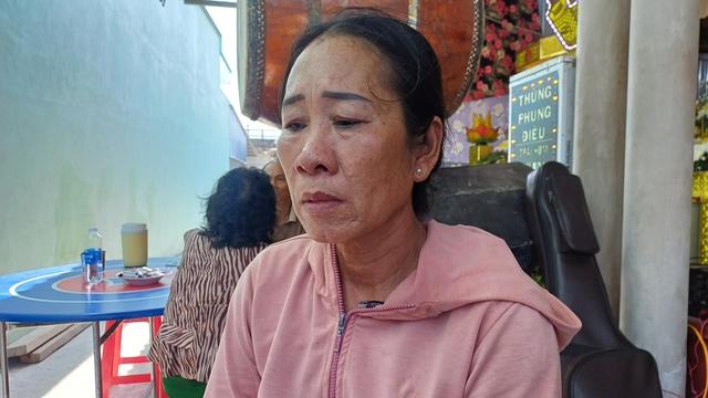 Người mẹ Cà Mau chết lặng nhận thi thể con gái, cháu ngoại- Ảnh 1.
