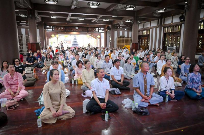 Mùa Phật đản đi chùa và câu hỏi: 'Sống vậy đã bình an chưa?' - Ảnh 4.