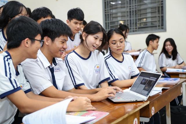 Tuyển sinh ĐH 2026: Chứng chỉ ngoại ngữ không còn là 'tấm vé ưu tiên'? - Ảnh 1.