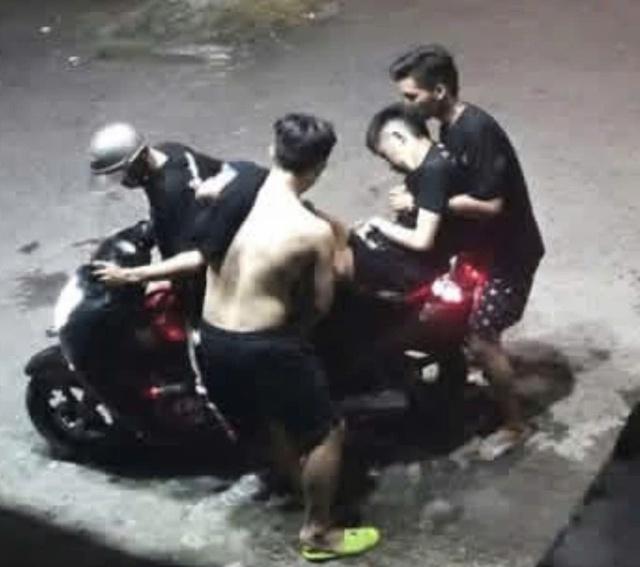 Bắt giữ 33 thanh niên dùng hung khí, bom xăng đánh nhau ở Rạch Giá- Ảnh 3.