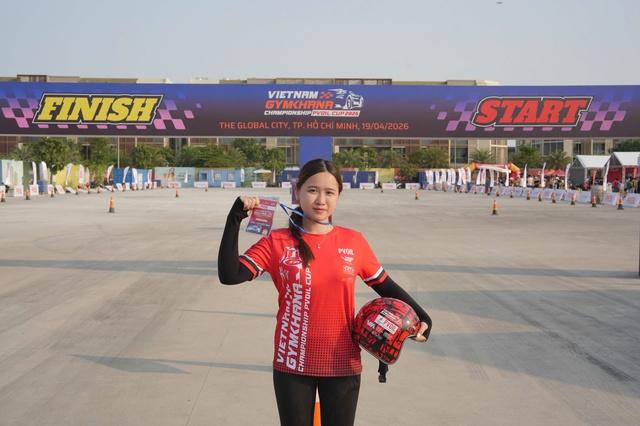 Nữ sinh viên trót đam mê đua xe ô tô - Ảnh 2.