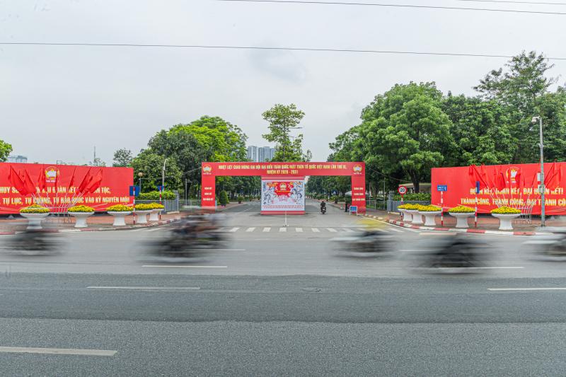 Hà Nội rực rỡ cờ hoa trước thềm Đại hội MTTQ Việt Nam lần thứ XI- Ảnh 11.