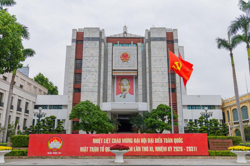 Hà Nội rực rỡ cờ hoa trước thềm Đại hội MTTQ Việt Nam lần thứ XI- Ảnh 2.