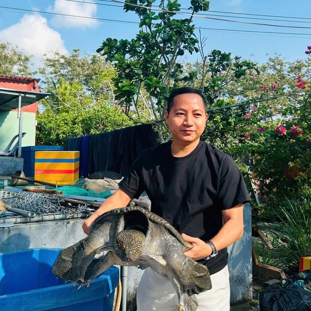 Chàng trai mát tay làm 'bà mụ' cho cua đinh, bán gần 500 con giống mỗi năm - Ảnh 2.