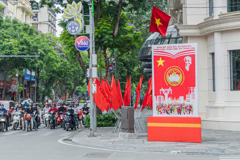 Hà Nội rực rỡ cờ hoa trước thềm Đại hội MTTQ Việt Nam lần thứ XI- Ảnh 6.
