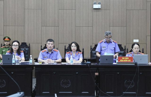 'Thiệt hại không chỉ 800 tỉ mà còn cơ hội chữa bệnh của biết bao người' - Ảnh 1.