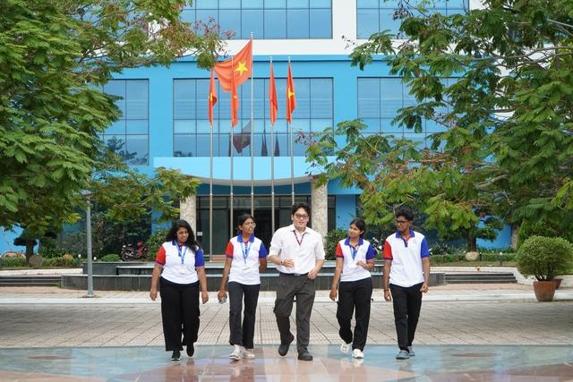 Những bác sĩ tương lai Ấn Độ ‘phải lòng’ văn hóa Việt Nam - Ảnh 2.