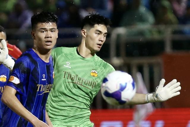 Lịch thi đấu V-League hôm nay: HAGL sẽ trụ hạng nếu thắng được SLNA, đại chiến ở Hàng Đẫy- Ảnh 1.
