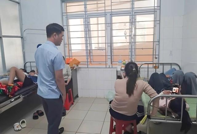Vụ 86 người ngộ độc bánh mì: Xử phạt cơ sở kinh doanh 80 triệu đồng - Ảnh 1.