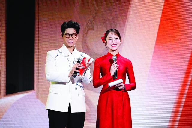 MC Khánh Vy và hành trình định vị bản thân trên không gian số- Ảnh 3. MC Khánh Vy và hành trình định vị bản thân trên không gian số- Ảnh 3.