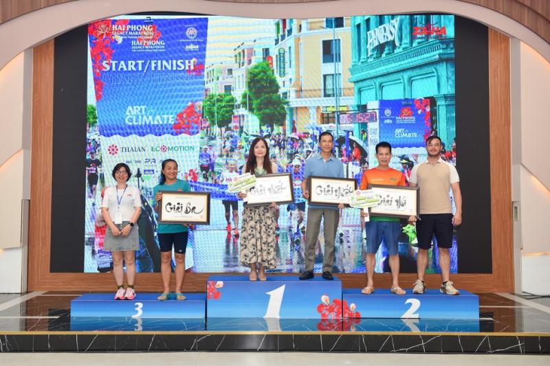 Hồng Lệ và Anh Khôi vô địch giải chạy Hải Phòng Legacy Marathon 2026, lan tỏa thông điệp sống xanh- Ảnh 9.