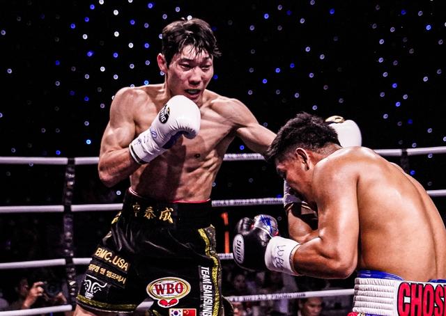 Võ sĩ Việt Nam móc trái cực hiểm, thắng knock-out tay đấm Thái Lan - Ảnh 4.